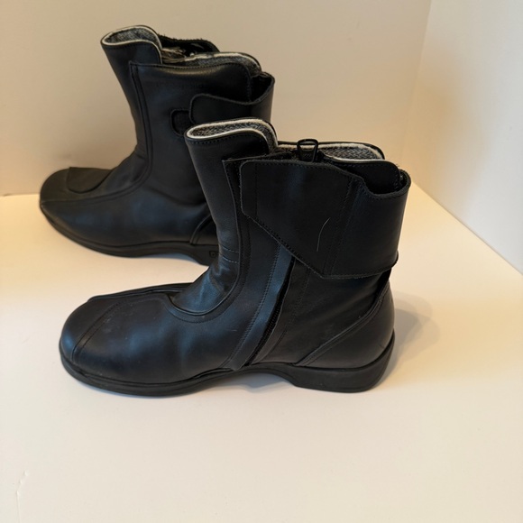 Daytona Rainbow GTX Motorcycle Boots, EU 41 (US 8.5) Gortex Black Leather - Picture 4 of 11